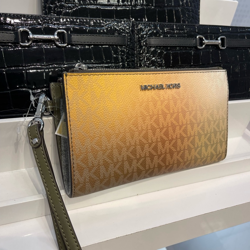 MICHAEL KORS Jet Set Lg Ombré Signature Logo Wristlet Phone Holder Wallet 
Olive - Picture 14 of 16